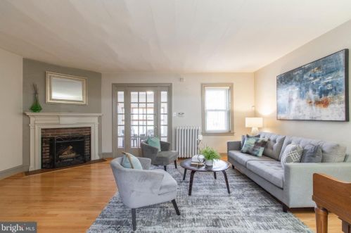 328 Gln Echo Rd, Philadelphia PA 19119-2915 exterior