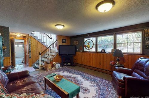 20 Woodward St, Killingly CT 06239-1642 exterior