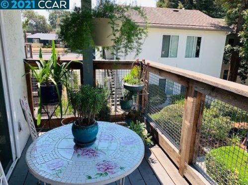 4081 Clayton Rd, Concord CA  94521-2660 exterior