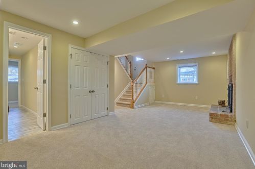 366 Beaghan Dr, Glen Burnie MD 21060-8238 exterior