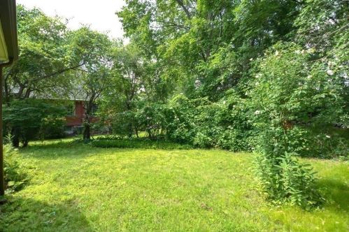 23 Nahanton St, Newton MA 02459-2907 exterior