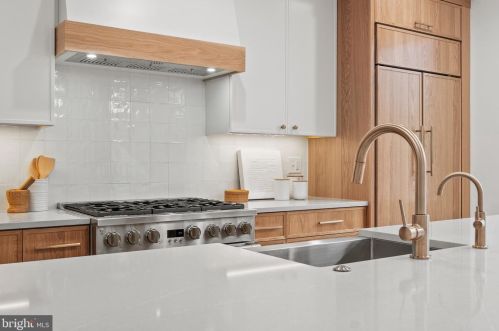 1108 4 St, Washington DC 20002-3410 exterior