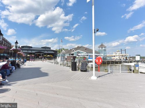 1302 Commonwealth Ave, Alexandria VA 22301-2021 exterior