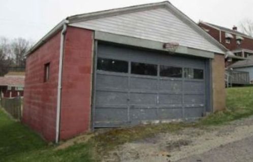 4624 Greensprings Ave, Pittsburgh PA 15122-1753 exterior