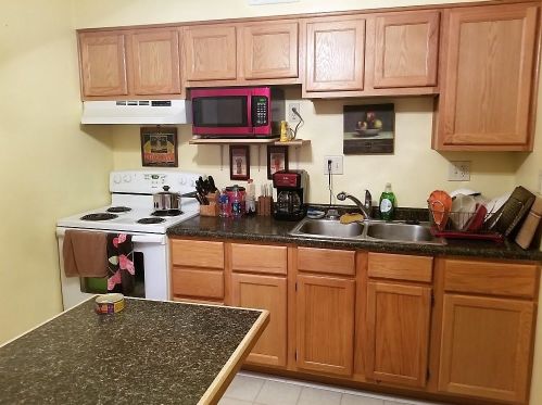 3951 51st St, Milwaukee, WI 53220-2653