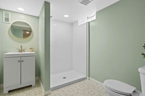 6035 Darnel Ave, Milwaukee WI  53223-3555 exterior