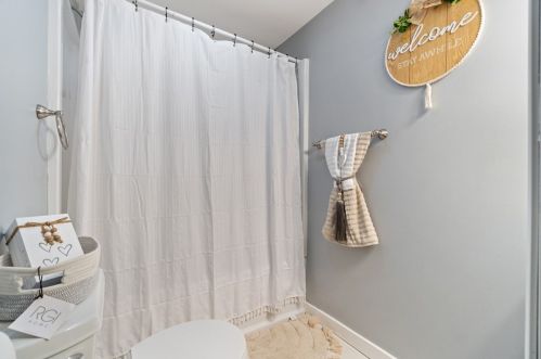 1808 Baldauf St, Pittsburgh PA 15203-1603 exterior