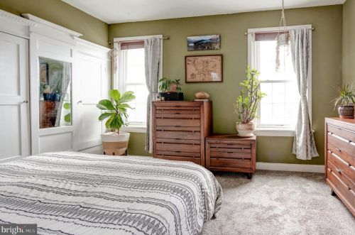 565 Martin St, Philadelphia PA  19128-1620 exterior