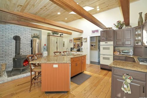 45 Grissom Way, Hauppauge NY 11788-4418 exterior