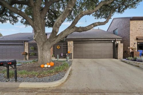 3330 Courtyard Pl, Dallas TX  75234-3758 exterior