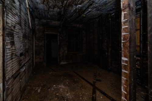 9002 Mackinaw Ave, Chicago IL 60617-4437 exterior