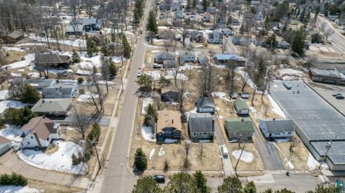 32 Austin St, Duluth, MN 55803-1757