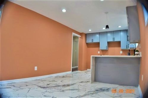 9918 Bensley Ave, Chicago IL 60617-6129 exterior