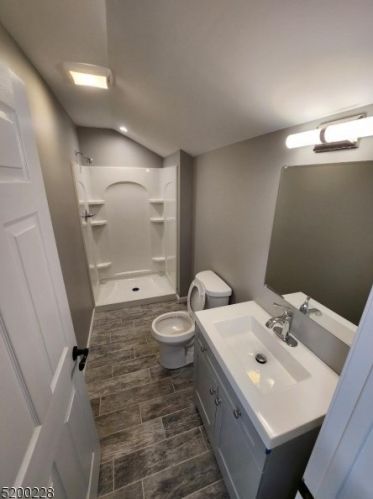 17 Grandview Ln, West Milford Lakes NJ  07480-1424 exterior