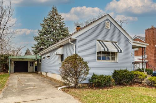 216 Martin Ave, Waukegan, IL 60085-5036