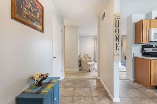 4526 Briarhill Dr, Kalamazoo, MI 49024-8169