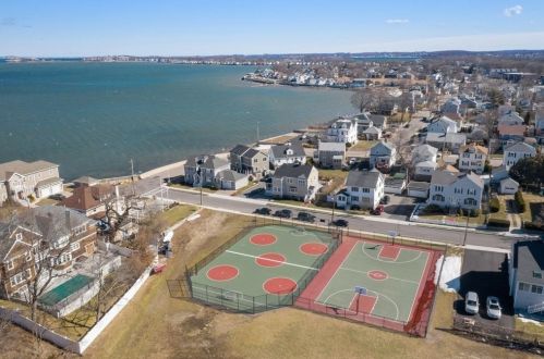 12 Narragansett Rd, Quincy MA 02169-2453 exterior