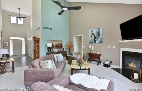 2298 Calibouge, Commerce Township MI 48393-2090 exterior