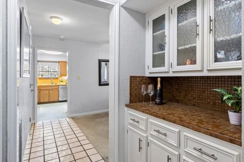 8409 Adirondack Trl, Austin TX 78759-7935 exterior