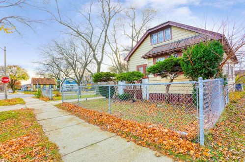 4305 26th St, Milwaukee, WI 53209-6634