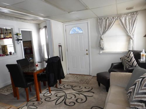 189 New Haven Ave, Derby CT 06418-2521 exterior