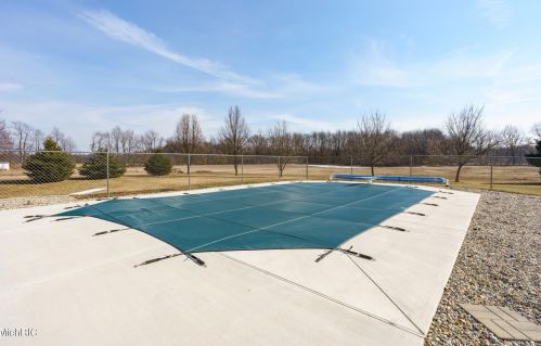 8242 E Ave, Kalamazoo MI 49048-9622 exterior