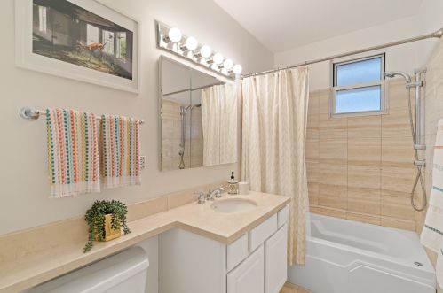 3448 Ridgeway Ave, Chicago IL 60659-1117 exterior