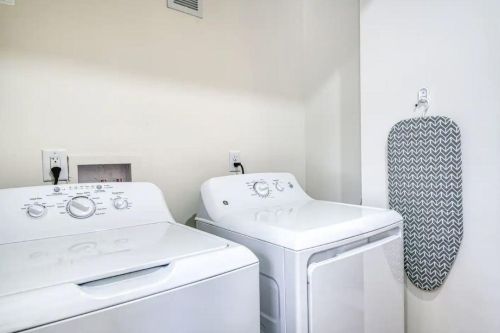 2530 Superior St, Milwaukee WI  53207-1931 exterior