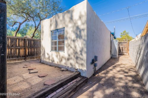 2221 2 St, Tucson AZ 85711-1058 exterior