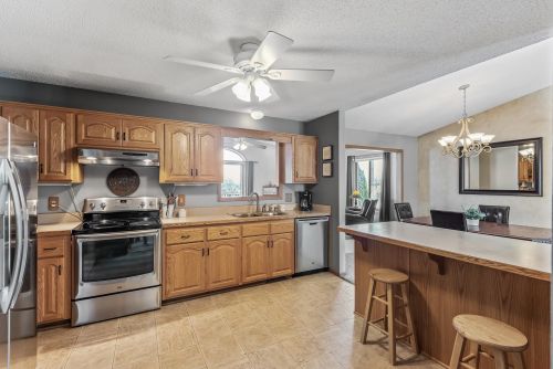 2219 Heath Ave, Saint Paul MN 55128-5001 exterior