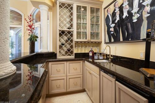 2943 Bellflower Ln, Naples FL 34105-3005 exterior