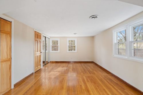 1086 Burt St, Taunton MA 02780-5166 exterior