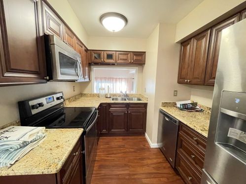 648 Carriage Cir, Pittsburgh PA  15205-1625 exterior