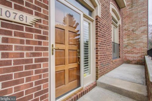 10761 Gloxinia Dr, Rockville, MD 20852-3404