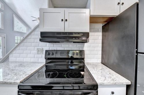 689 Lake Dr, Lithonia GA  30039-6683 exterior