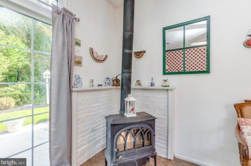 77 Warwick Way, Southampton NJ 08088-1150 exterior