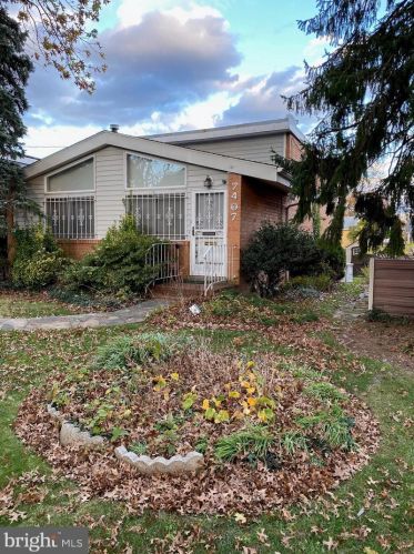 7407 9th St, Washington, DC 20012-1701