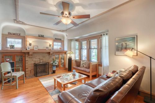 2338 61, Milwaukee WI 53219-2135 exterior