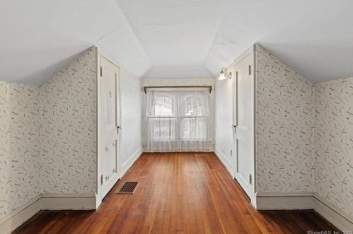 52 Delmont St, Manchester CT 06042-3510 exterior