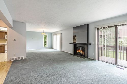 129 Merriweather Ln, Kalamazoo, MI 49006-4105