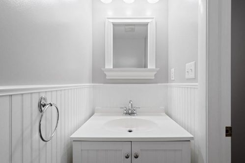 1706 Montpelier Ave, Pittsburgh PA  15216-1915 exterior