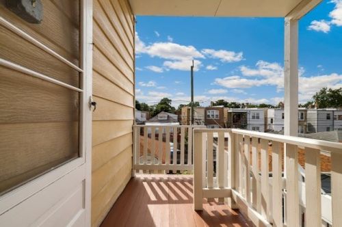 5428 Sawyer Ave, Chicago IL 60632-2624 exterior