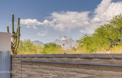 8731 Old Spanish Terrace Dr, Tucson AZ  85710-4072 exterior