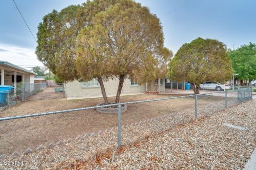 1820 38th Ln, Phoenix AZ  85009-2226 exterior