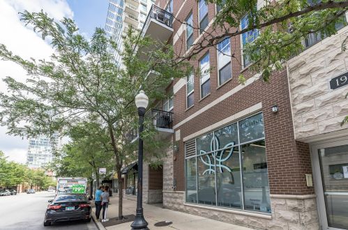 1919 Michigan Ave, Chicago IL 60616-4636 exterior