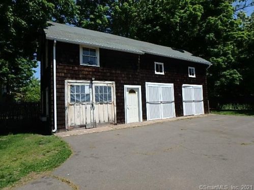 47 Maple St, Manchester CT 06040-5527 exterior