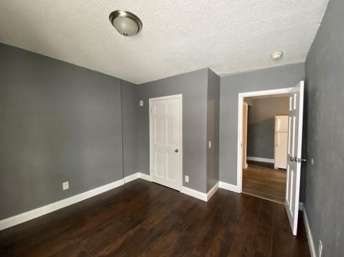 9 Wilson Ave, Woonsocket RI 02895-4658 exterior