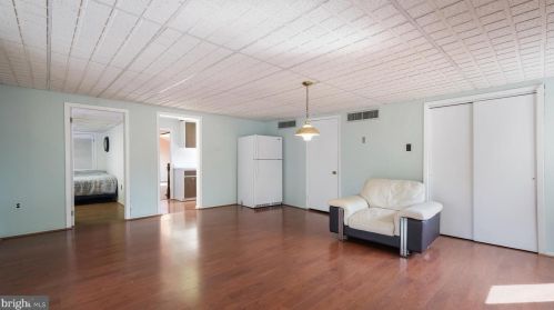 1078 Corn Crib Dr, Huntingdon Valley PA 19006-3306 exterior