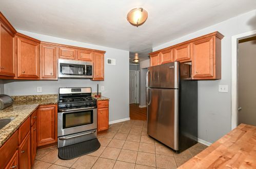 3379 Burrell St, Milwaukee WI 53207-2754 exterior