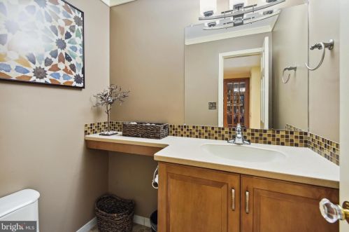 10316 Gainsborough Rd, Rockville MD 20854-4043 exterior